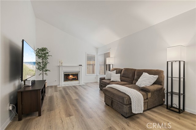 26938 Terri Drive, Canyon Country CA: https://media.crmls.org/medias/b7bfc044-f129-42b4-9365-656722352102.jpg