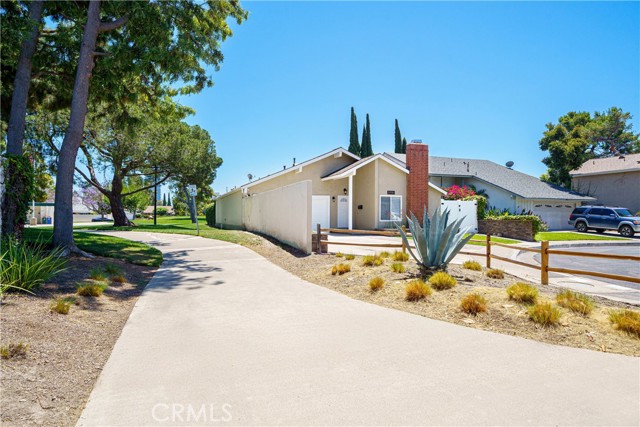 3701 S Ross Street, Santa Ana CA: https://media.crmls.org/medias/b7bffe08-e1a5-4a92-9b2a-f84a157d2647.jpg