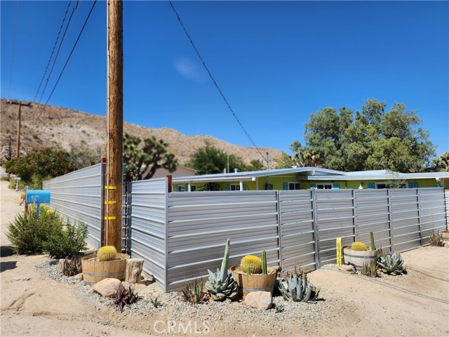 Detail Gallery Image 3 of 24 For 6959 Pawnee Ave, Yucca Valley,  CA 92284 - 2 Beds | 1 Baths