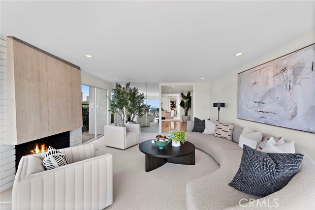 Detail Gallery Image 9 of 61 For 2519 Harbor View Dr, Corona Del Mar,  CA 92625 - 4 Beds | 2/1 Baths