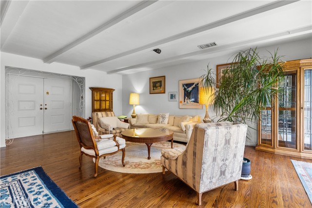 Detail Gallery Image 9 of 64 For 16026 Septo St, Granada Hills,  CA 91343 - 3 Beds | 2/2 Baths