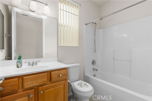 1729 Desert Poppy Lane, Beaumont CA: https://media.crmls.org/medias/b7c24e8b-274d-4000-b385-5dbd6d433aee.jpg