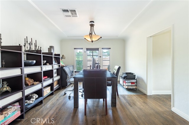 Detail Gallery Image 8 of 27 For 4182 Greenbush, Sherman Oaks,  CA 91423 - 3 Beds | 2 Baths