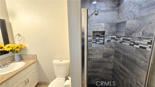 Detail Gallery Image 23 of 27 For 155 N Haney Ave, Reedley,  CA 93654 - 3 Beds | 2 Baths