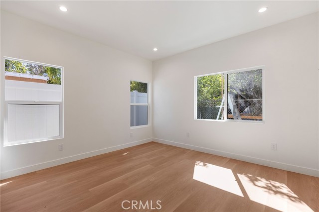 Detail Gallery Image 11 of 15 For 21826 Cohasset, Canoga Park,  CA 91303 - 2 Beds | 2 Baths