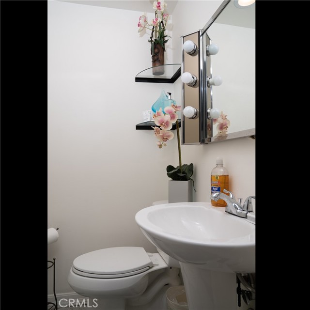 Detail Gallery Image 46 of 70 For 10660 Melvin Ave, Porter Ranch,  CA 91326 - 5 Beds | 3/1 Baths