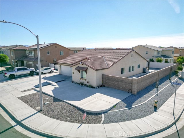 1676 Hayloft Pl, San Jacinto, CA 92582 photo 3