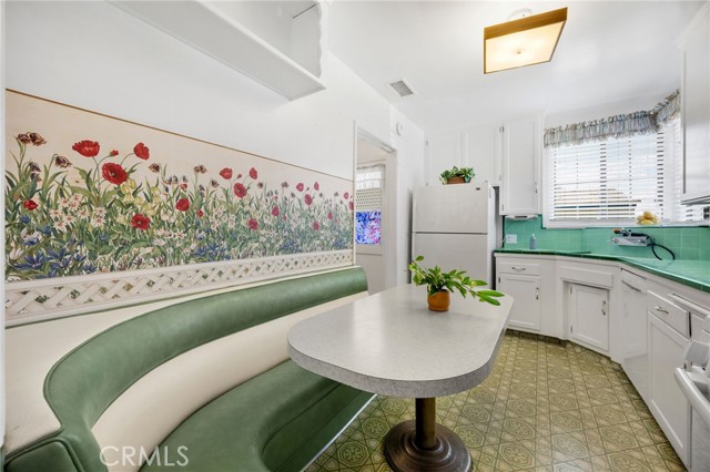 Detail Gallery Image 8 of 21 For 9434 Burke St, Pico Rivera,  CA 90660 - 4 Beds | 2 Baths