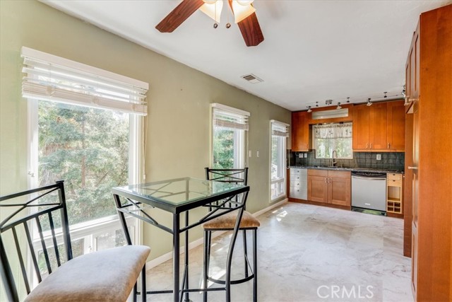 5200 Ardilla Avenue, Atascadero CA: https://media.crmls.org/medias/b7c33ff8-dd47-425c-b4d1-4ab144001e52.jpg