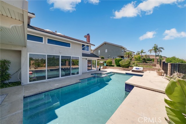 6691 E Smokewood Circle, Anaheim CA: https://media.crmls.org/medias/b7c40053-0e54-4f22-8684-840e2e97eafb.jpg