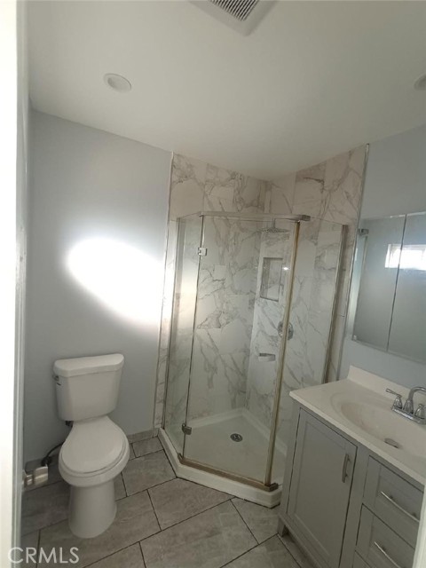 Detail Gallery Image 3 of 5 For 1319 1/2 W 92nd, Los Angeles,  CA 90044 - 1 Beds | 1 Baths