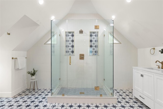 Detail Gallery Image 11 of 46 For 5850 Burwood Ave, Los Angeles,  CA 90042 - 3 Beds | 2 Baths