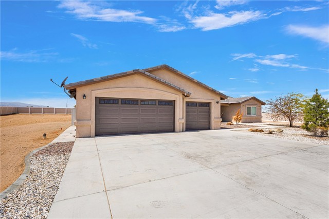 11436 Amethyst Road, Victorville CA: https://media.crmls.org/medias/b7c43b5b-19ac-4b54-8790-8fcba8a6dc27.jpg