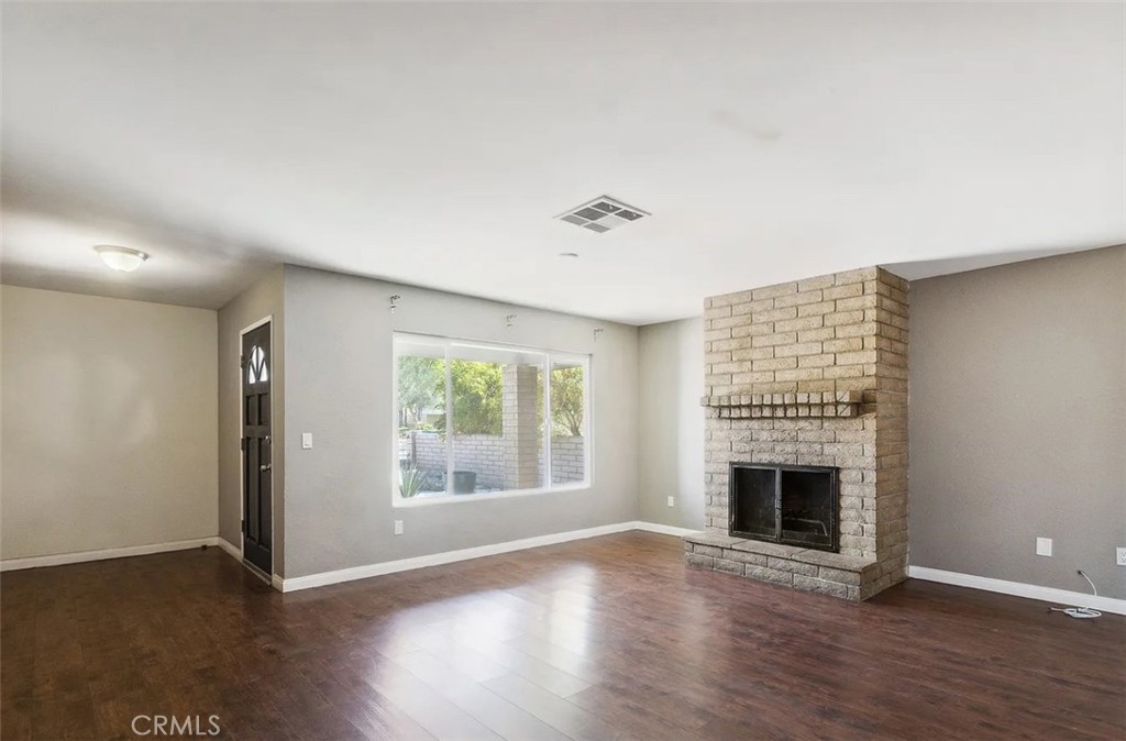 MLS #DW25251305 image #4