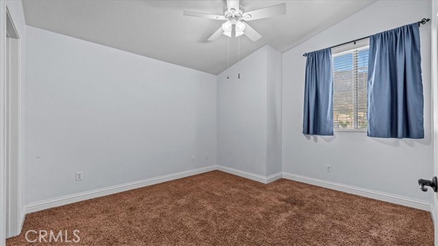 3035 Ohio Avenue, San Bernardino CA: https://media.crmls.org/medias/b7c51d64-a0bd-4e46-bfa7-21eee05ffd29.jpg