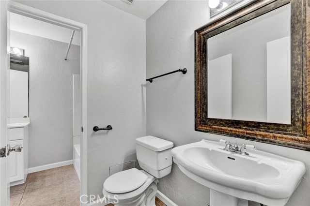 4736 Cielo Drive, Huntington Beach CA: https://media.crmls.org/medias/b7c55045-0d36-49d8-9760-873c7c157aed.jpg