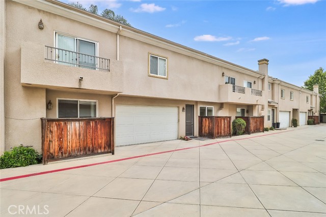 Detail Gallery Image 5 of 46 For 7132 Farralone Ave #207,  Canoga Park,  CA 91303 - 3 Beds | 2/1 Baths