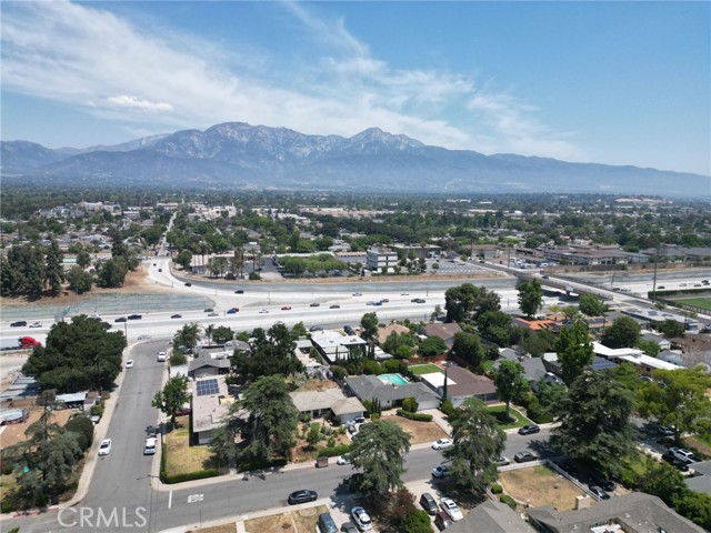 319 E Deodar Street, Ontario CA: https://media.crmls.org/medias/b7c6a6aa-e857-4c00-ba4f-10737ce76403.jpg