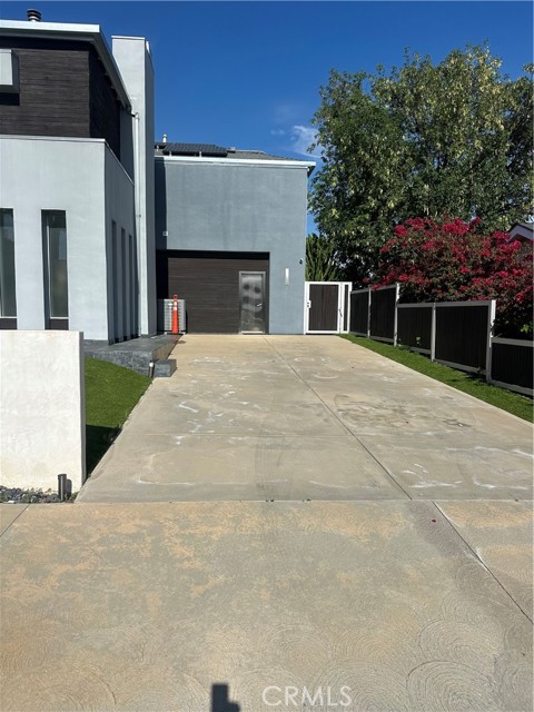 Detail Gallery Image 2 of 42 For 12600 Kenny, Granada Hills,  CA 91344 - 4 Beds | 5 Baths