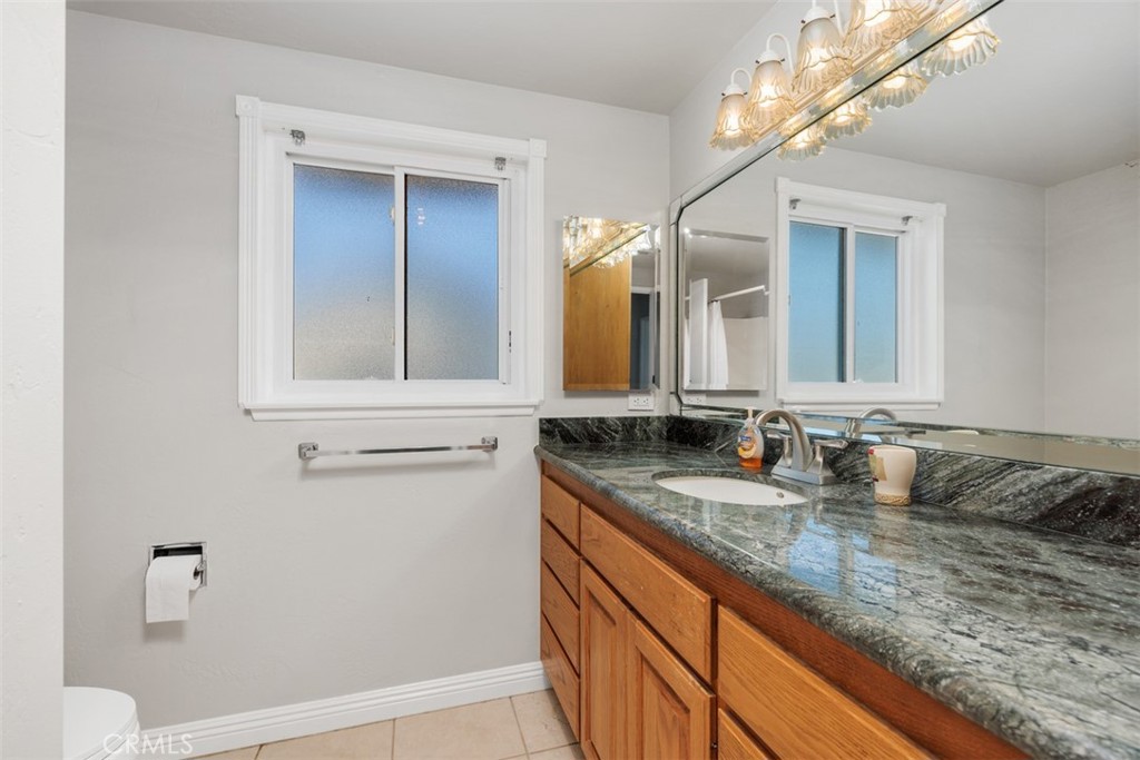 1075 La Reina - photo 13