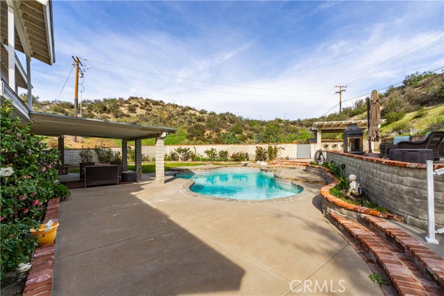 28132 Oak Spring Canyon, Canyon Country CA: https://media.crmls.org/medias/b7c7706b-0e45-48a1-b16b-33a2e67dfe3d.jpg