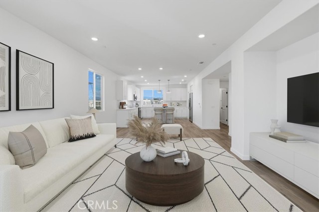 Detail Gallery Image 15 of 55 For 27321 Bear Creek Ln, Valencia,  CA 91381 - 4 Beds | 3/1 Baths