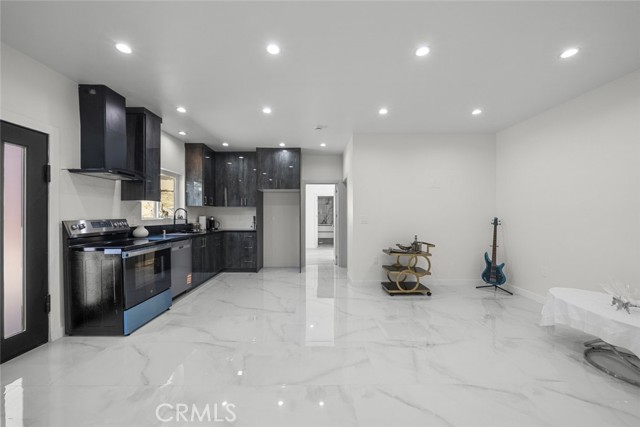 Detail Gallery Image 13 of 35 For 10801 1/2 Wescott Ave, Sunland,  CA 91040 - 2 Beds | 2 Baths