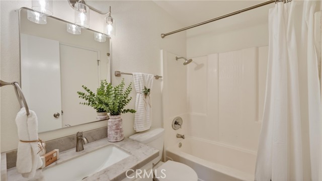 Detail Gallery Image 20 of 41 For 461 W Alton #C,  Santa Ana,  CA 92707 - 3 Beds | 1/1 Baths