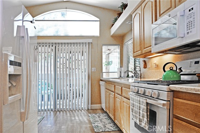 5976 Spanish Trail, Banning CA: https://media.crmls.org/medias/b7c81761-466c-4caa-8681-2b6fae487472.jpg