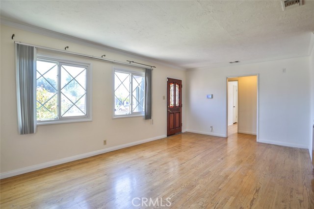 Detail Gallery Image 9 of 41 For 725 E Deodar St, Ontario,  CA 91764 - 3 Beds | 1/1 Baths