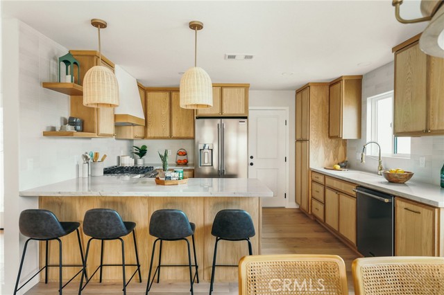 16502 Potter Circle, Huntington Beach CA: https://media.crmls.org/medias/b7ca5fe9-d3ea-45cf-8357-5a4723f2f17c.jpg