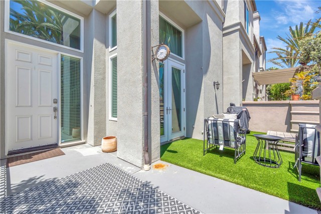 19281 Surf Drive, Huntington Beach CA: https://media.crmls.org/medias/b7ca73a8-6992-43e0-baa9-36339d1f071f.jpg