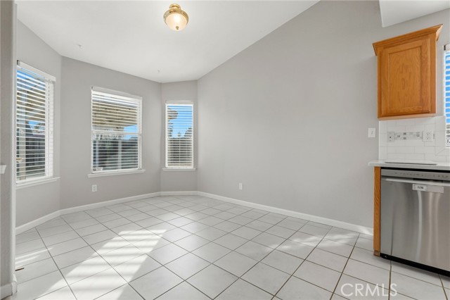 Detail Gallery Image 30 of 57 For 1095 W Saffron, Hanford,  CA 93230 - 4 Beds | 2 Baths