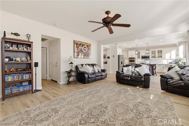 Detail Gallery Image 27 of 75 For 19721 Mathilde, Saugus,  CA 91350 - 5 Beds | 4 Baths