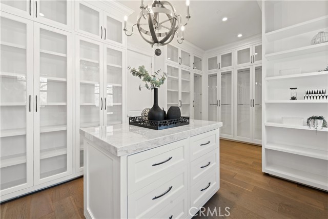17528 Jayden Lane, Encino CA: https://media.crmls.org/medias/b7cb8b25-8040-400b-9937-959fde815275.jpg