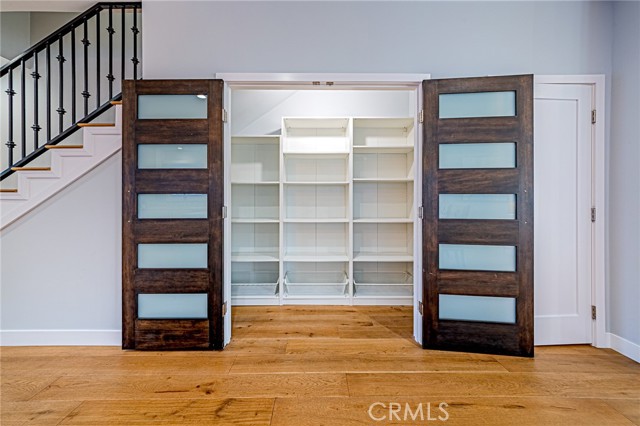 Detail Gallery Image 7 of 21 For 1226 Meadowbrook, Los Angeles,  CA 90019 - 6 Beds | 6 Baths