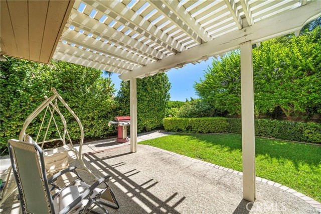 2811 N Roxbury, Orange CA: https://media.crmls.org/medias/b7cc3c19-fb6c-44d8-bf24-81384595b8fb.jpg