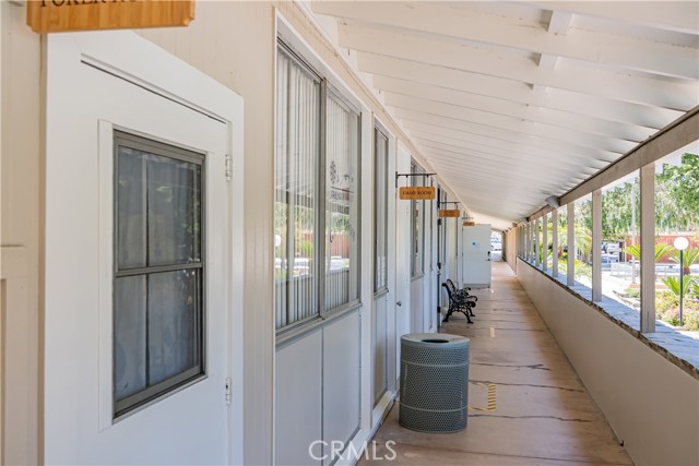 Detail Gallery Image 24 of 48 For 19223 Avenue of the Oaks #D,  Newhall,  CA 91321 - 2 Beds | 1 Baths