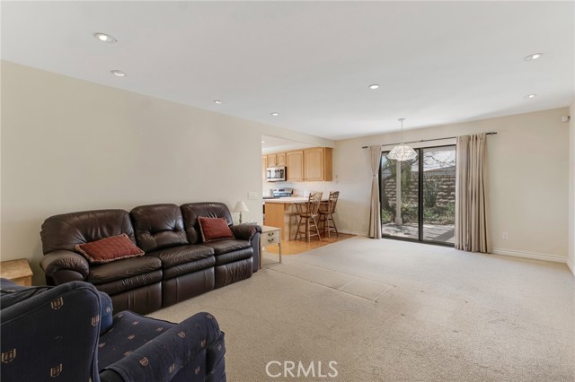 Detail Gallery Image 15 of 53 For 19252 Pebble Beach, Porter Ranch,  CA 91326 - 3 Beds | 2 Baths