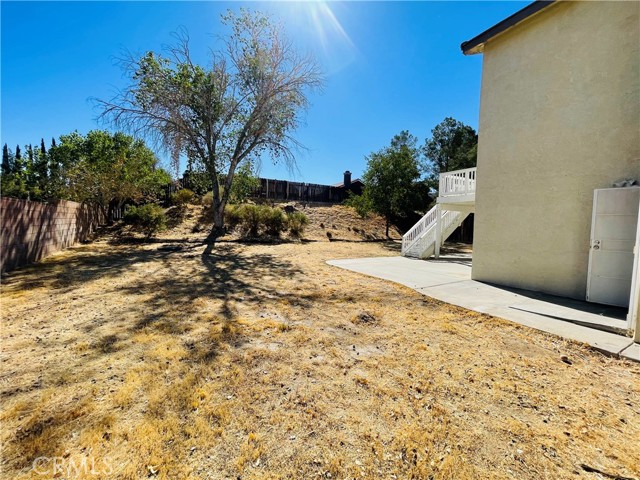 Detail Gallery Image 18 of 26 For 1942 Ivory Ave, Palmdale,  CA 93550 - 4 Beds | 2/1 Baths