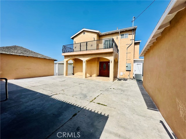 12219 S Main Street, Los Angeles CA: https://media.crmls.org/medias/b7ccbbb7-ca9a-4639-8a3c-5c3567cee61e.jpg
