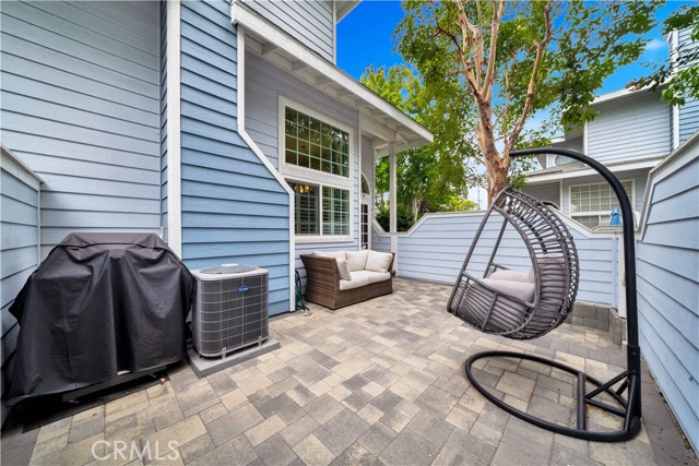 Detail Gallery Image 3 of 34 For 19110 Beachcrest Ln a,  Huntington Beach,  CA 92646 - 2 Beds | 2/1 Baths