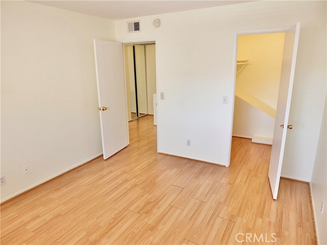 121 Sinclair Avenue, Glendale CA: https://media.crmls.org/medias/b7cdf1e4-780e-4f3b-b01a-2f314d5b8802.jpg