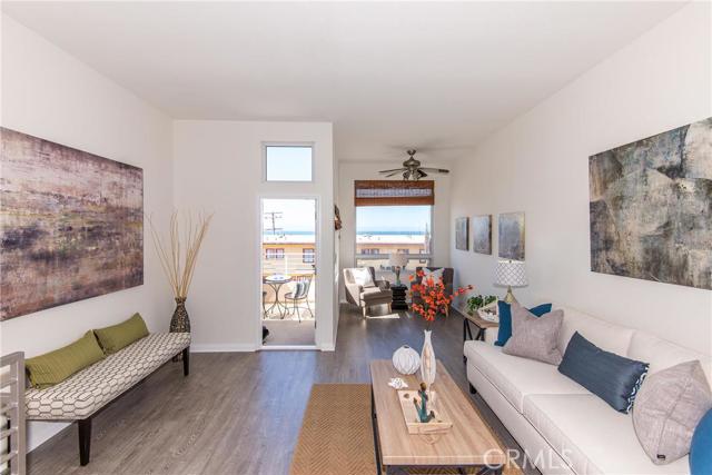 330 41st Street, Manhattan Beach, California 90266, 2 Bedrooms Bedrooms, ,1 BathroomBathrooms,Residential,Sold,41st,SB16065666