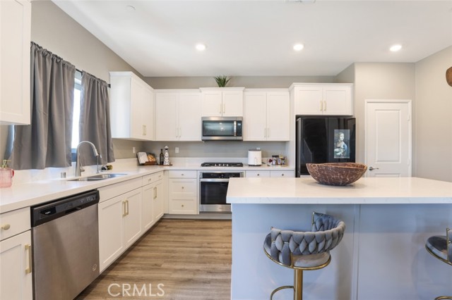 Detail Gallery Image 6 of 38 For 28307 Memory, Winchester,  CA 92596 - 4 Beds | 3/1 Baths