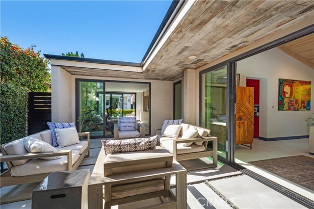 203 Via Ravenna, Newport Beach CA: https://media.crmls.org/medias/b7cfd20d-efaa-4227-b2bf-fd04fcd55bd6.jpg
