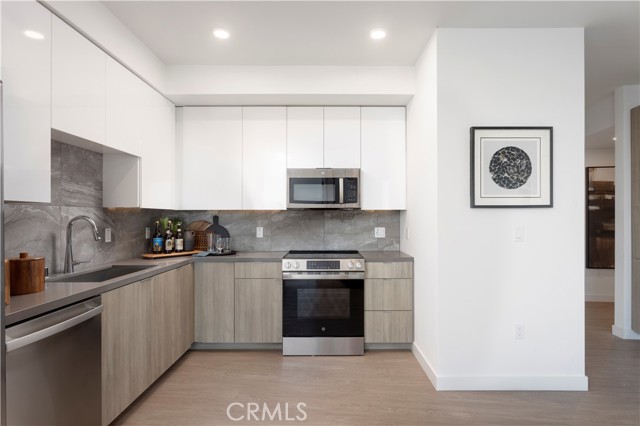 Detail Gallery Image 7 of 21 For 551 S Harbor #400,  San Pedro,  CA 90731 - 2 Beds | 2 Baths