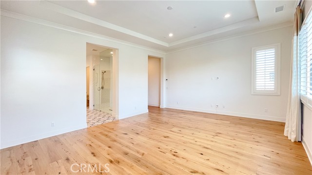 94 Interstellar, Irvine CA: https://media.crmls.org/medias/b7d055c1-98da-4104-8bcf-538544f7377d.jpg