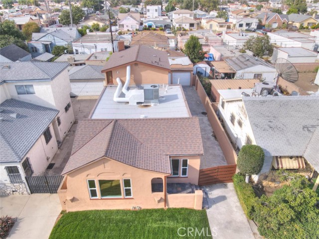 547 W 106th Street, Los Angeles CA: https://media.crmls.org/medias/b7d0dcc0-3c07-4ac0-8e36-07ea0bb76446.jpg