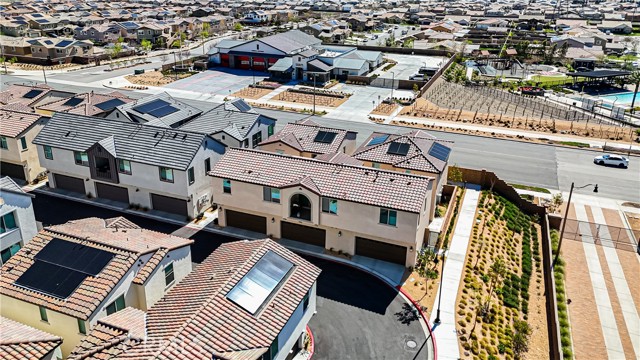 Detail Gallery Image 45 of 45 For 16651 Snowdrop #1,  Fontana,  CA 92336 - 3 Beds | 2 Baths